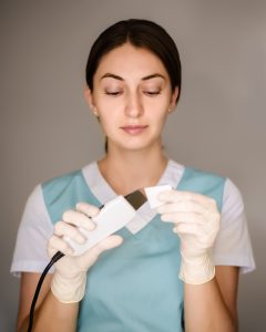 Косметолог - Чистка обличчя