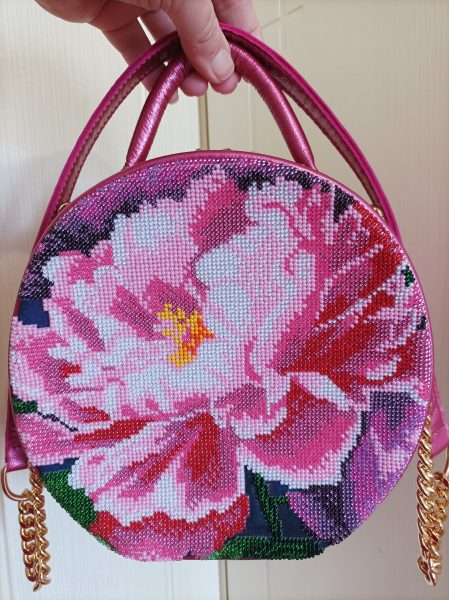 Сумочка в наявності