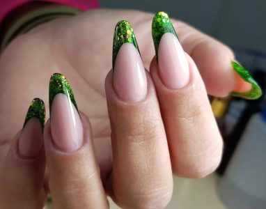 Манікюр, педикюр, нарощування нігтів