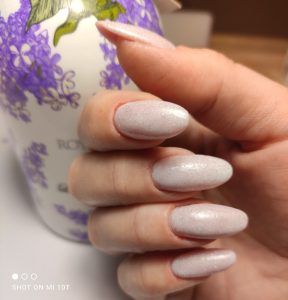 Манікюр, моделювання, нарощування нігтів